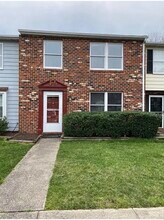 Building Photo - 9732 Springfield Woods Cir