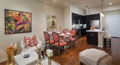 Building Photo - 1900 Yorktown St