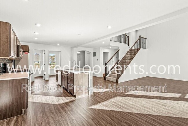 Foto del edificio - 6903 Oakdale Ln