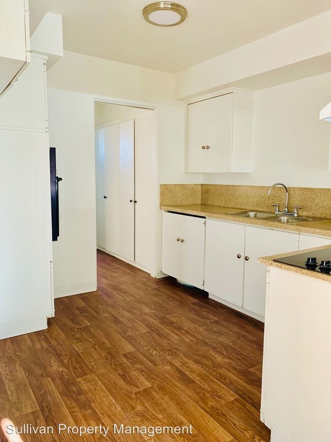 Foto del edificio - 1414 W McFadden Ave