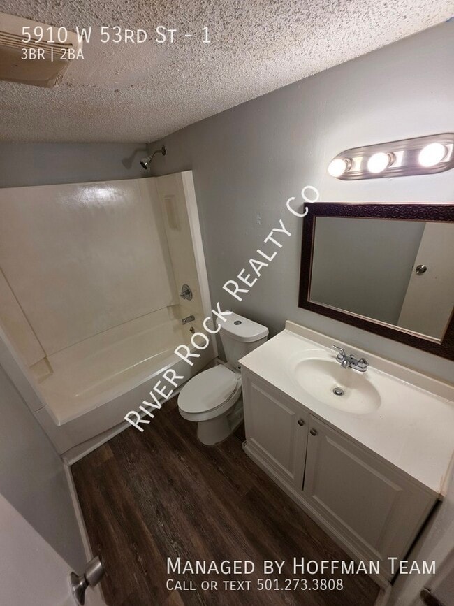 Building Photo - 5910 W 53rd St