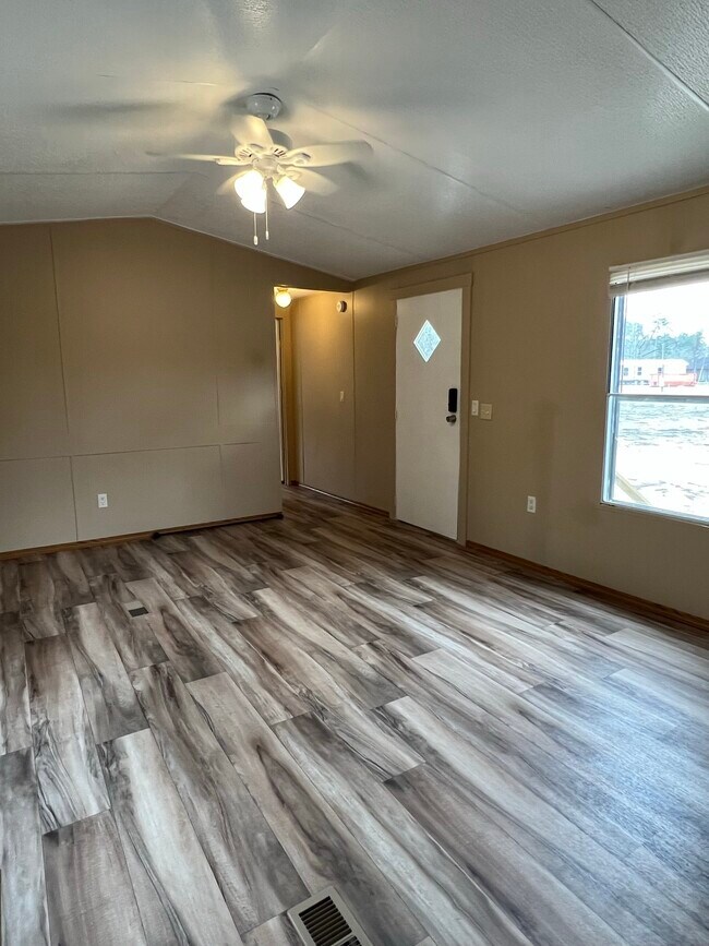 Foto del edificio - 101 Donna Gayle Cir