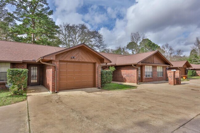 Foto del edificio - 2904 Old Houston Rd