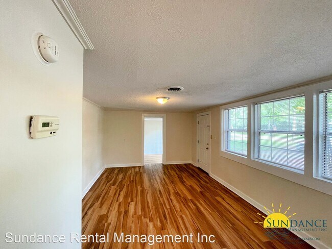 Foto del edificio - 2 br, 1.5 bath House - 30 Circle Drive