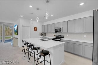 Building Photo - 5357 Eleganza Ave