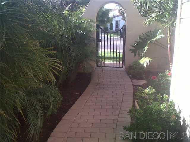 Building Photo - 4745 Vereda Luz Del Sol