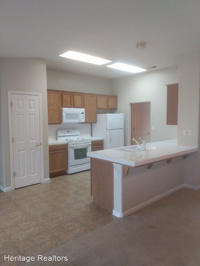 Building Photo - 3 br, 2 bath House - 1874 W Bristol Ln