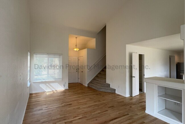 Foto del edificio - 7629 Autumn Knoll Dr