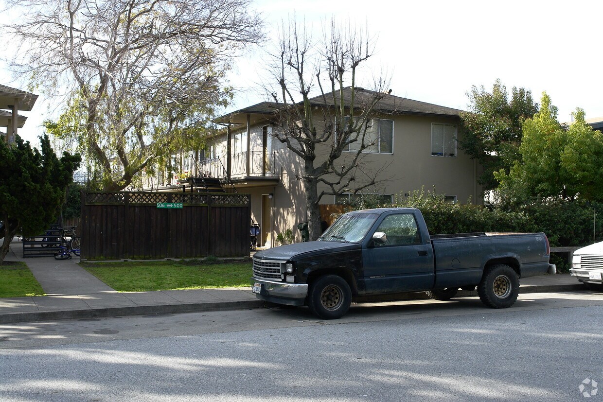 Building Photo - 500 19th Ave