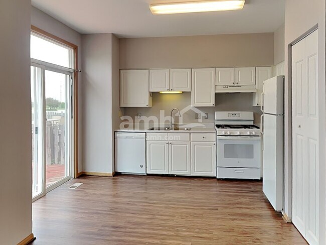 Foto del edificio - 21343 Earhart Ct