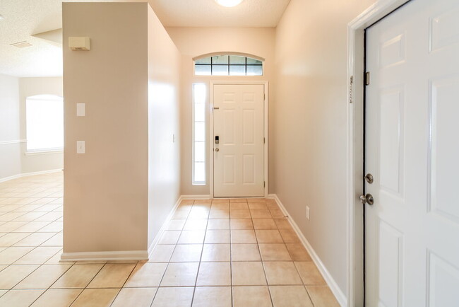 Foto del edificio - 597 Prosperity Lake Dr