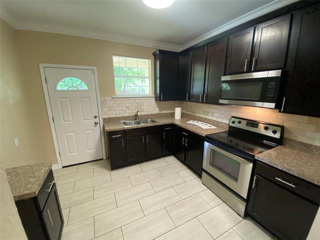 Building Photo - 2511 Fernwood Ave