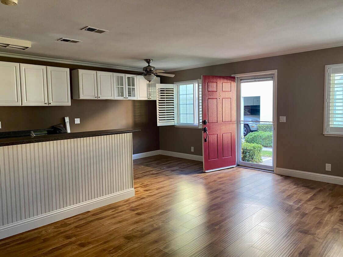 Front door entry - 2291 Samaritan Dr