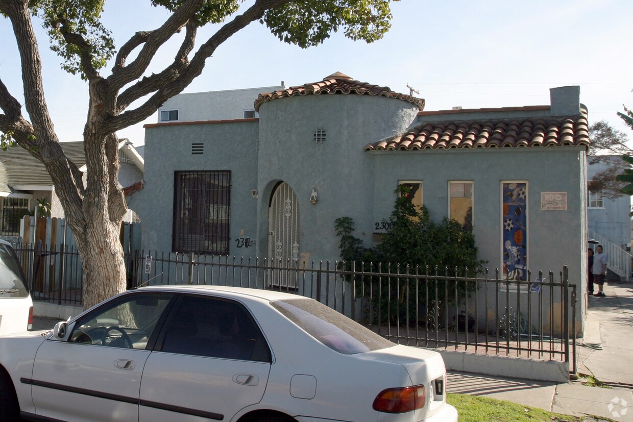 Foto del edificio - 2300-2304 1/2 E Spaulding St