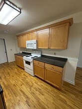 Building Photo - 31 Sumner Ln