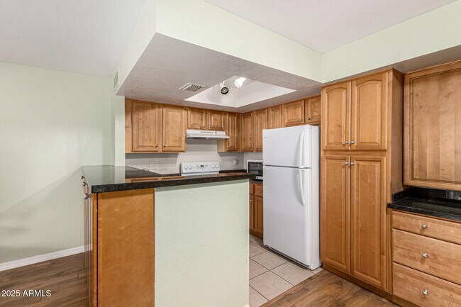 Building Photo - 3601 W Tierra Buena Ln