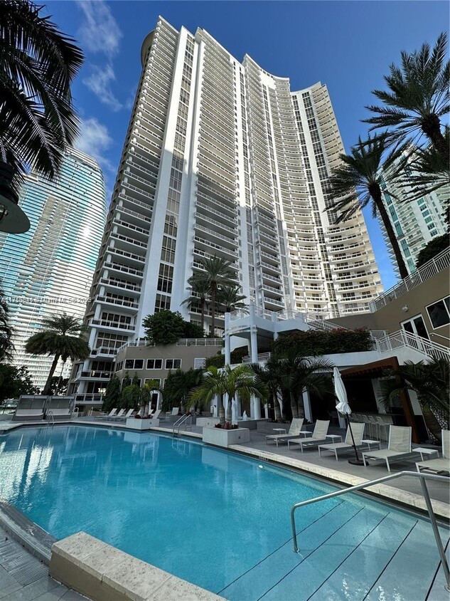 Primary Photo - 901 Brickell Key Blvd