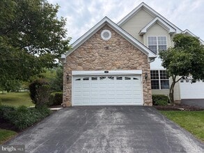 Building Photo - 240 Torrey Pine Ct