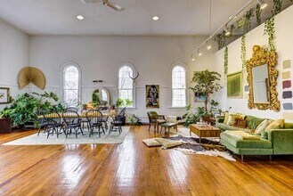 Building Photo - 4 Pallas St