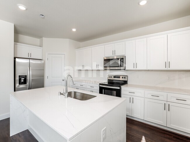 Foto del edificio - 6504 Enlightenment Dr