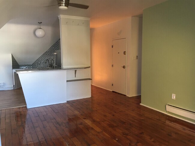 Building Photo - 5514 Hays St