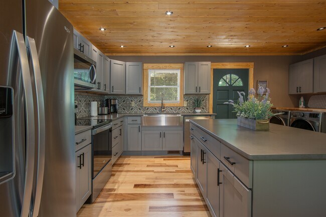 Foto del edificio - 111 W Southwood Dr