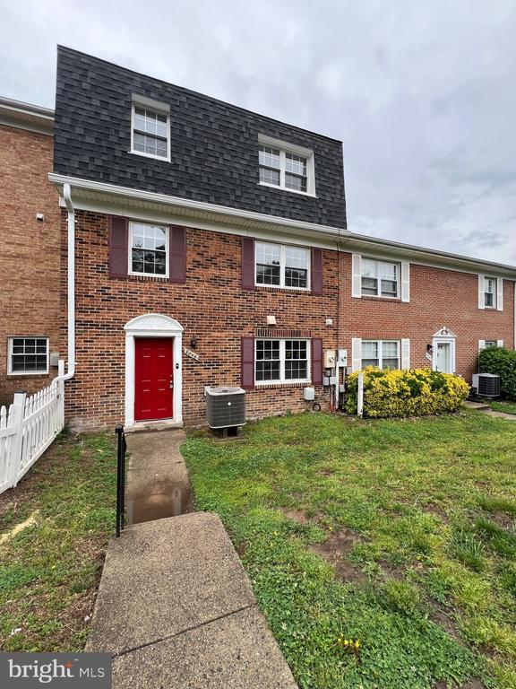 Foto principal - 9846 Hagel Cir
