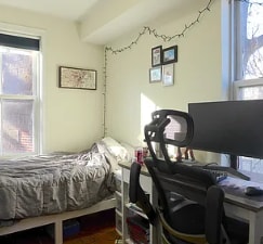 Images are representative samples of the advertised unit. Actual units shown during tours may differ - 3 Warwick St