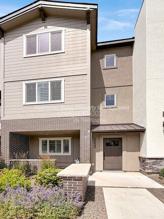 Building Photo - 3033 S Trailwood Way