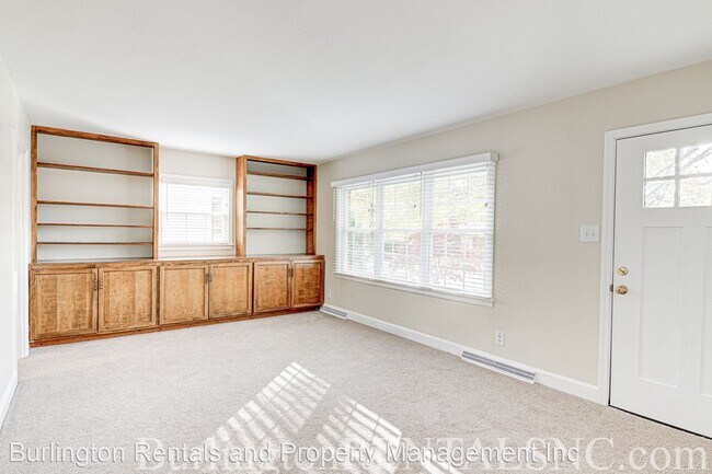 Building Photo - 3 br, 1 bath House - 1009 Sherwood Drive