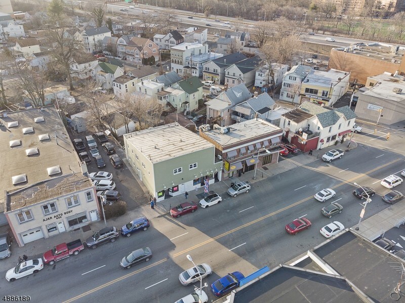 Building Photo - 402 Bloomfield Ave