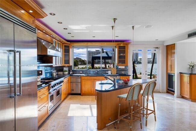Building Photo - 217 E Rivo Alto Dr