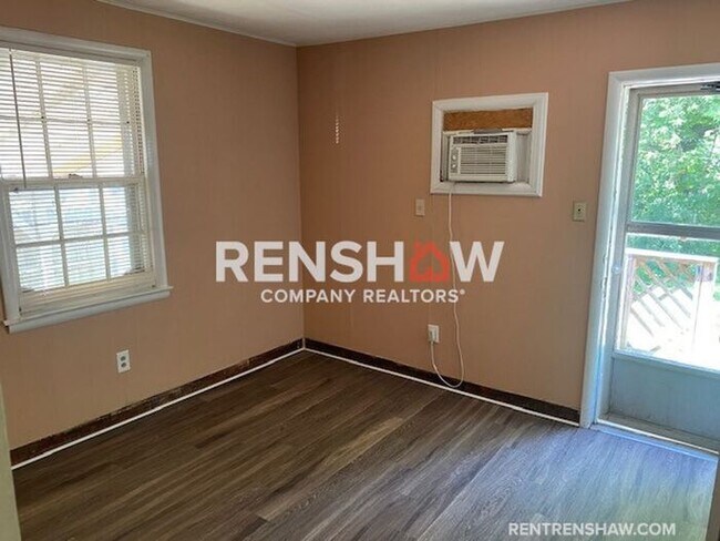 Foto del edificio - Classic 3/1 In Berclair Now Available For ...