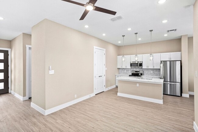 Building Photo - Brand New 3/2.5 Townhome