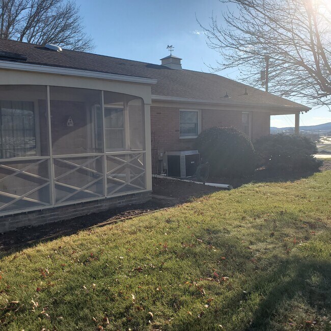 5074 S Valley Pike, Rockingham, VA 22801 House Rental in Rockingham