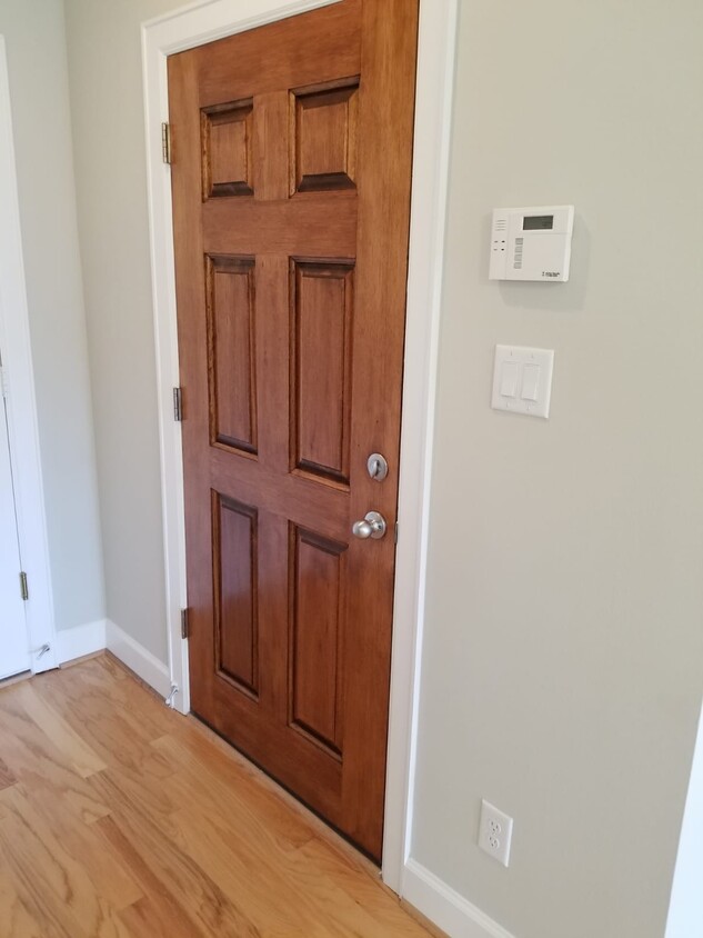 Foto principal - 538 E 38th St