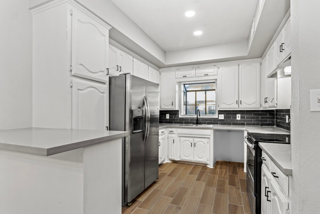 Kitchen - 1113 Redbud Ave