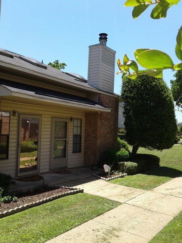 Primary Photo - 3636 Green Acres Dr