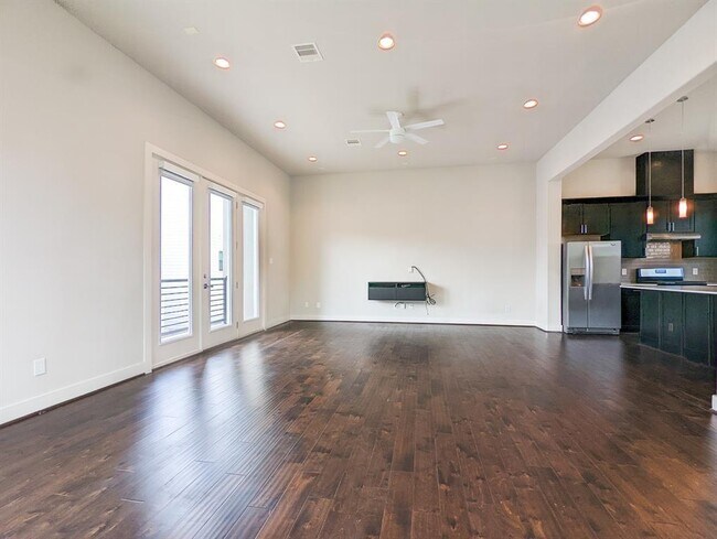 Foto del edificio - 1140 W 24th St