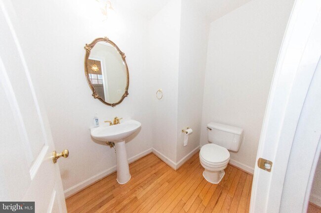 Foto del edificio - 13308 Sunny Brooke Pl
