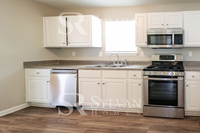 Foto del edificio - Lease today! No extra charge for contentme...