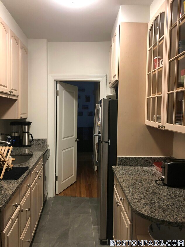 Primary Photo - 62 W Cedar St