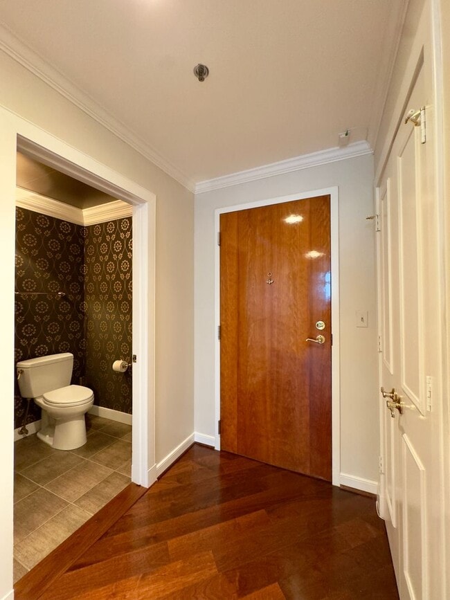 Foto del edificio - Elegant 2 Bedroom/2.5 Bathroom Apartment with Den, 2 Parking Spaces, and Storage Unit in Canton, ...