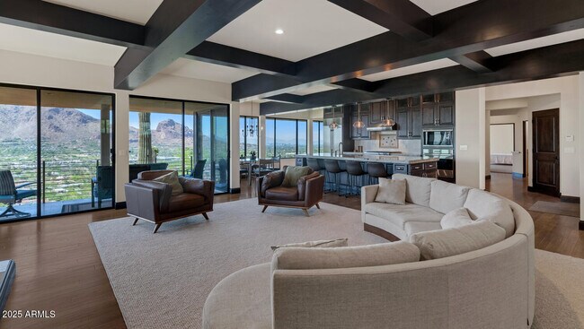 Foto del edificio - 5800 E Glen Dr