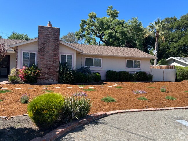Building Photo - 3270 Hillview Ln