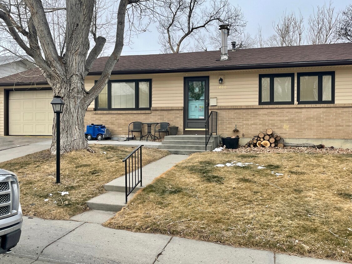Foto principal - 1400 Glenaire Dr