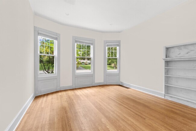 Foto del edificio - 66 Gates Ave