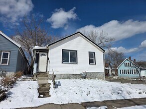 Building Photo - 95 Hollister St