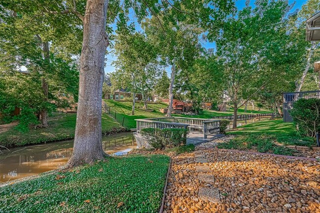 Building Photo - 4602 Lake Village Dr