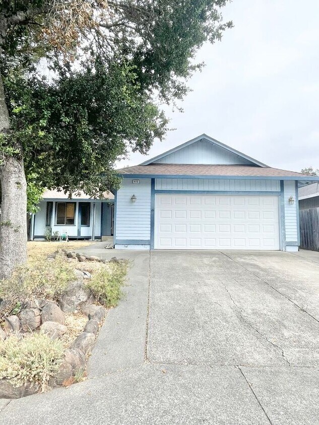 Foto principal - Welcome to this charming single-story home...